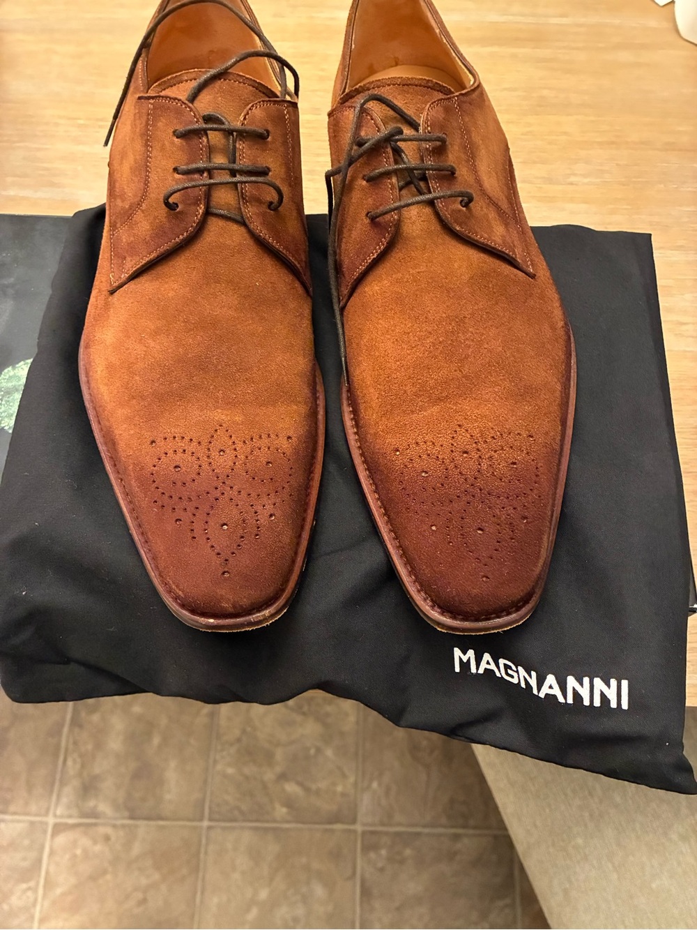 Magnanni Tan Suede Lace-Up Dress Oxfords